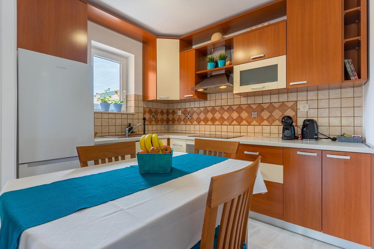 Apartmani Utmar Cres Exteriör bild