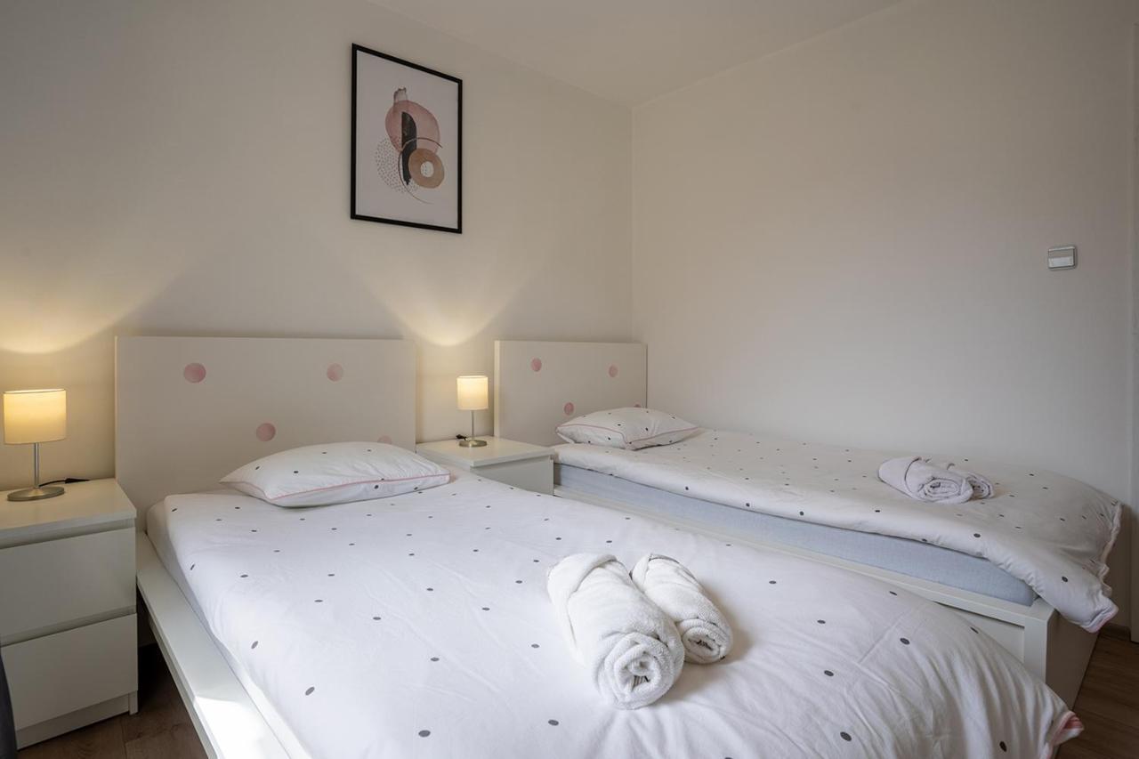 Apartmani Utmar Cres Exteriör bild