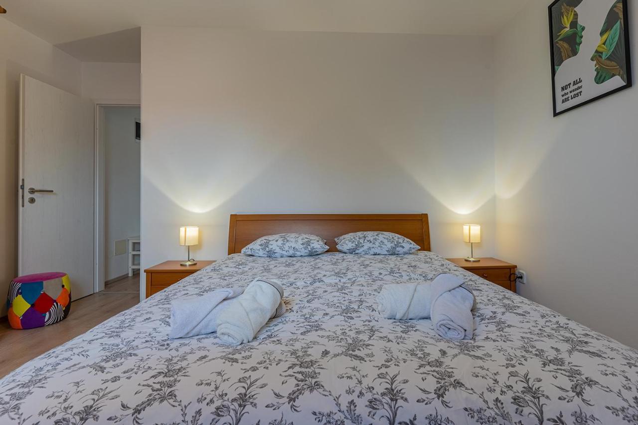 Apartmani Utmar Cres Exteriör bild