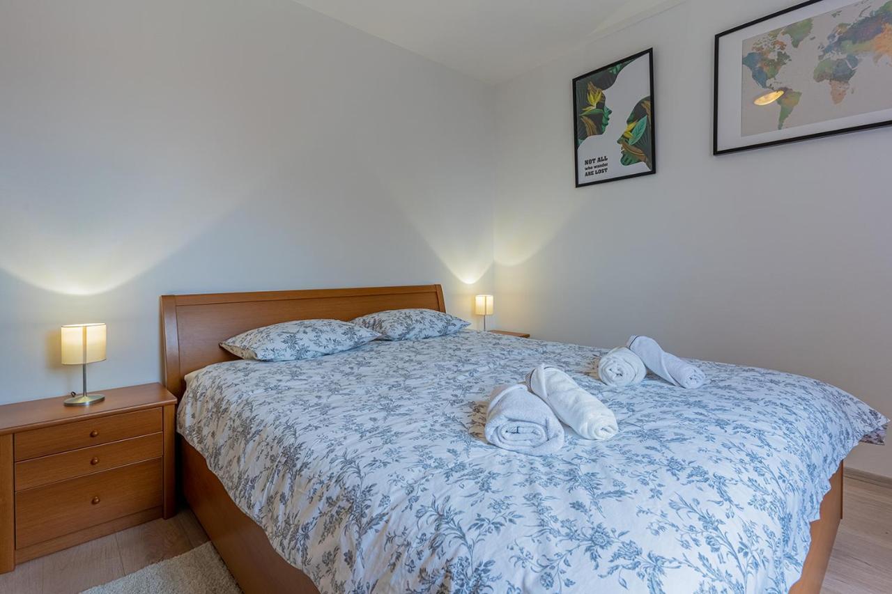 Apartmani Utmar Cres Exteriör bild