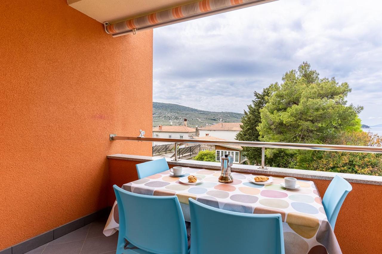 Apartmani Utmar Cres Exteriör bild